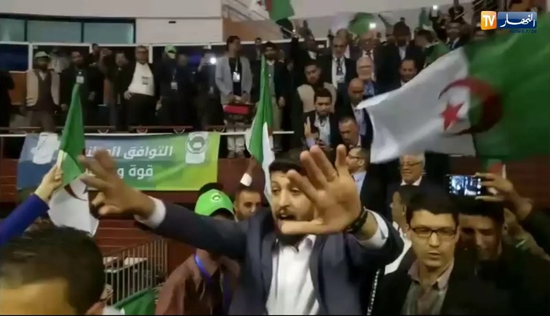 مقري رئيسا لحركة مجتمع السلم