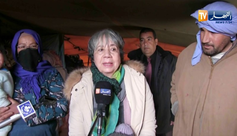 النعامة: قافلة الهلال الأحمر الجزائري تقدم مساعدات تضامنية لسكان البدو الرحل