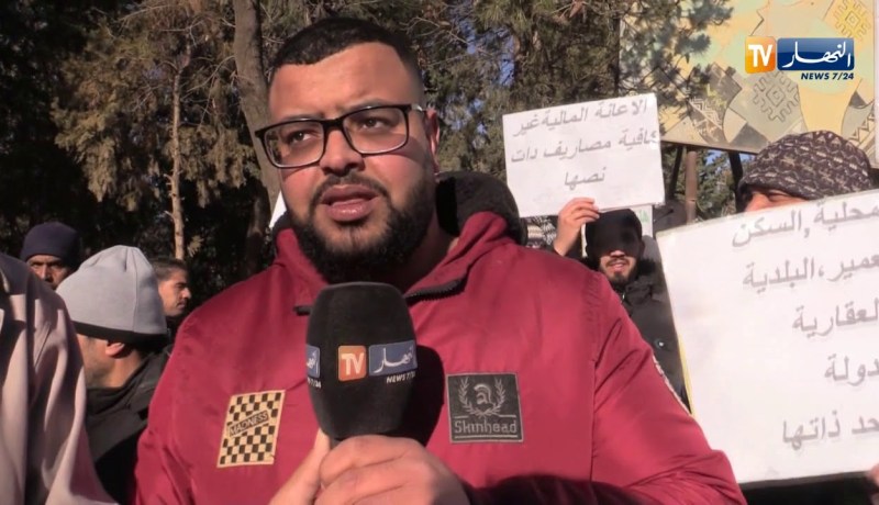 البيض/ إحتجاج المستفيدين من التجزئة الإجتماعية أمام مقر البلدية