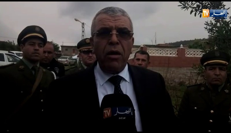 والي الطارف يهدي حج موسم 2018 إلى كل اباء و امهات شهداء الطائرة