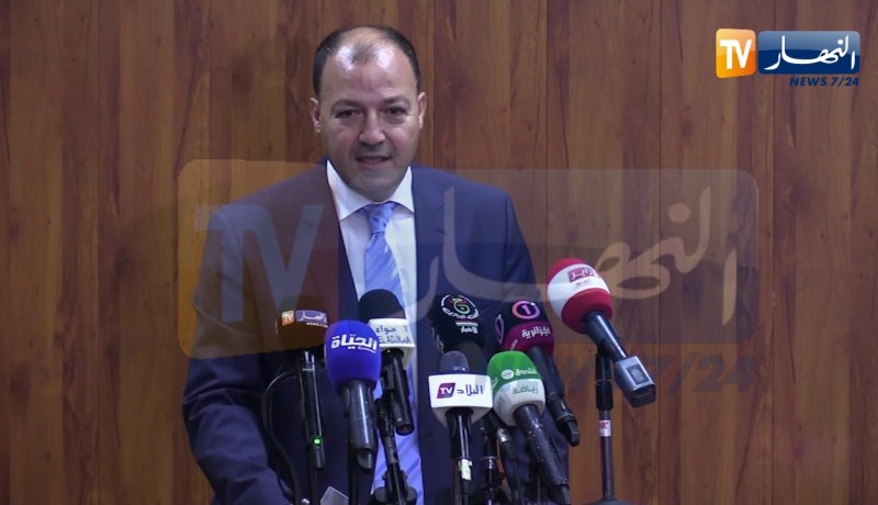 حطاب ينتقد البريد: بعثنا رسالة تهنئة في العيد الصغير لحقتنا في العيد الكبير