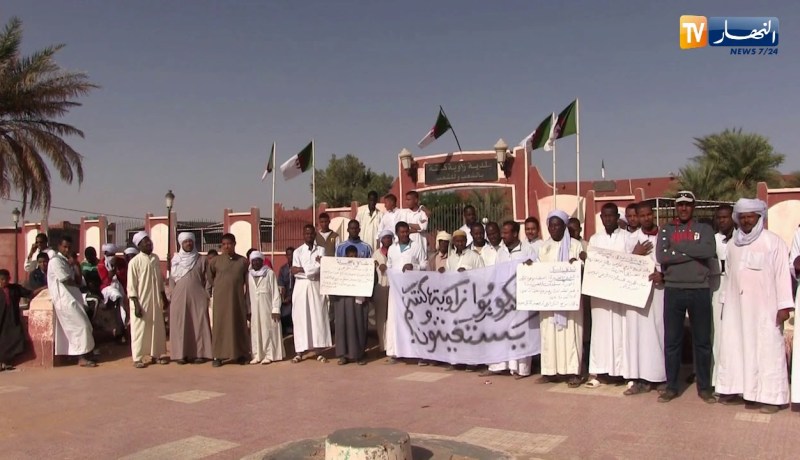 أدرار: مواطنو قصور زاوية كنتة يحتجون للمطالبة بتعويضهم بعد تضررهم من الأمطار