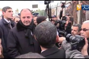 وزير الشباب والرياضة يستمع لإنشغالات أنصار سريع غليزان ويستجيب لمطلبهم