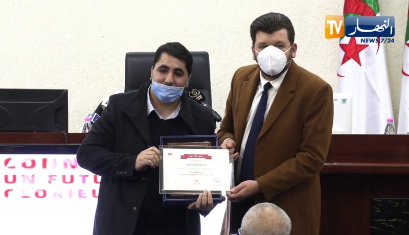 تكريم الطلبة المتفوقين في مسابقة “هواوي” العالمية لتكنولوجيا المعلومات والإتصال