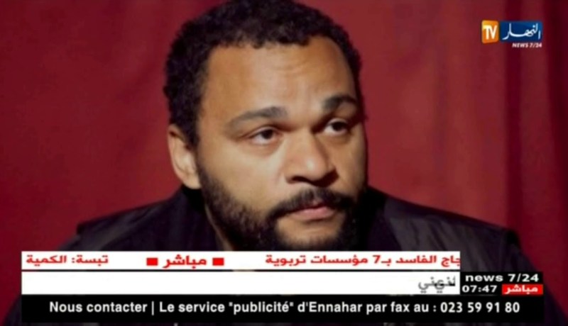 الممثل الكوميدي” ديودونيه” يروج لعرض وهمي  في الجزائر