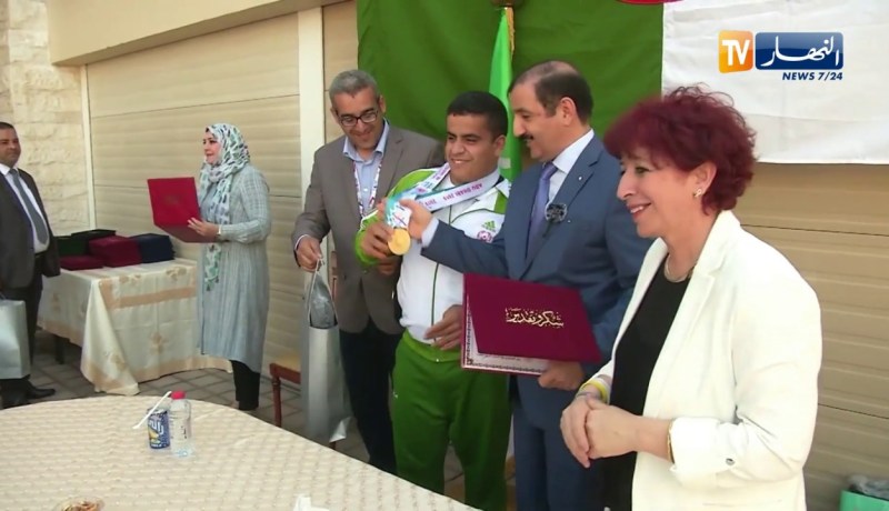 سفيرالجزائر بالإمارات يكرم الرياضيين الجزائريين المشاركين بالأولمبياد الخاص