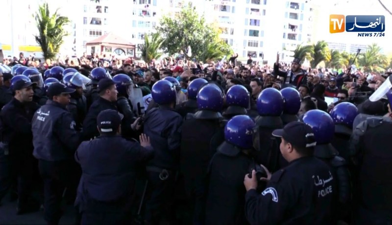 أمن: عناصر الأمن تتعامل بإحترافية مع المسيرات السلمية