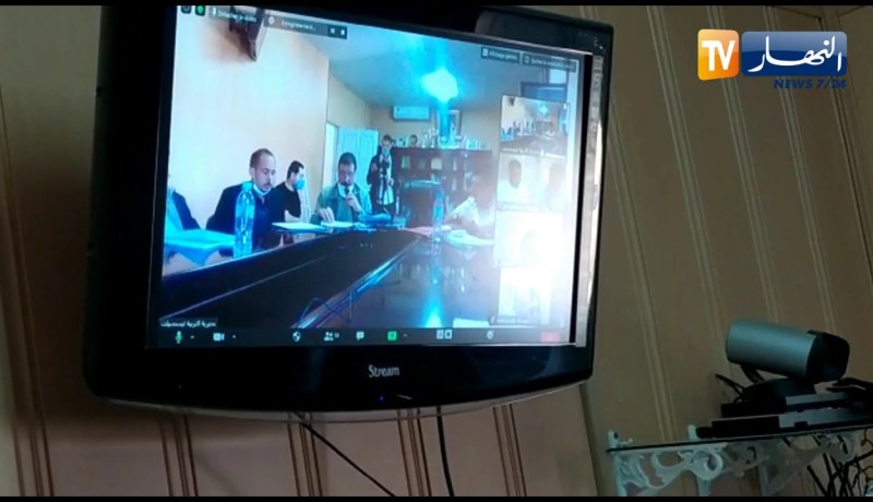 أول تجربة وطنيا ، مديرة التربية لولاية تيسمسيلت تجتمع مع رؤساء المدارس عن بعد