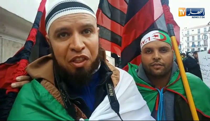 شباب أولاد نايل حاضرون بقوة استعدادا للمسيرة السلمية دعما للحراك الشعبي