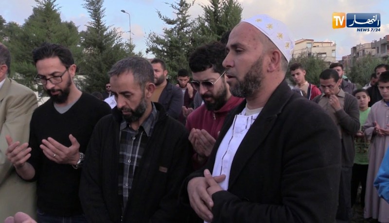 تشييع جثمان الراحل “محمد شراق” إلى مثواه الأخير بمقبرة سيدي خالد