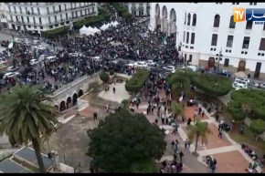 العاصمة: بداية التجمع والإستعداد لمسيرة الجمعة الخامسة