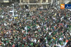 مسيرة مليونية للجمعة الخامسة على التوالي تحت شعارات مناهضة للتمديد وتأجيل الإنتخابات