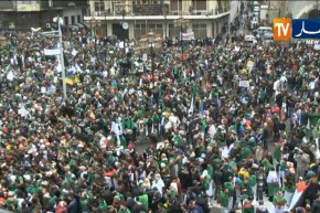 مسيرة مليونية للجمعة الخامسة على التوالي تحت شعارات مناهضة للتمديد وتأجيل الإنتخابات