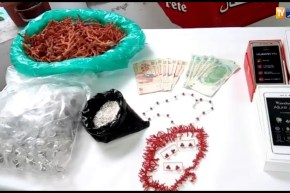 حجز 4 كلغ من الفضة بالحدود الجزائرية التونسية.. معبر لعيون