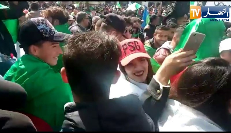 شاهد..مسيرات سلمية في بجاية بشعار ” معا لمحاسبة اللّصوص !! “