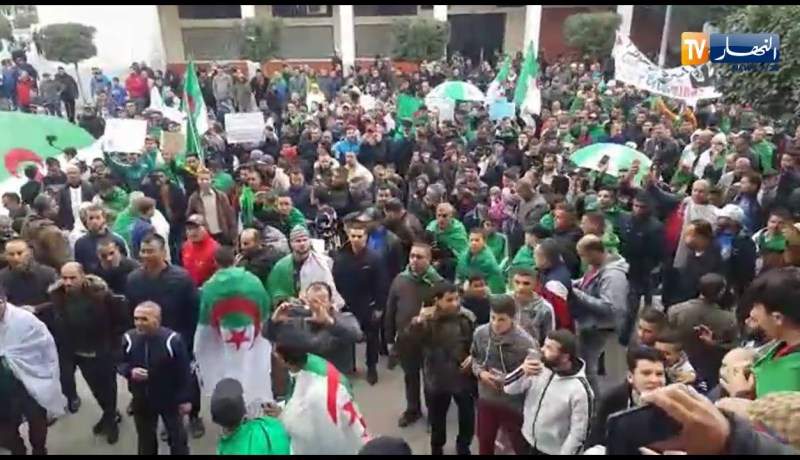 الشلف: مسيرات سلمية دعما للحراك الشعبي بشعار “جيش شعب خاوة خاوة”