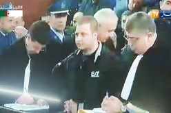 القاضي يواجه “عرباوي” بحقائق صادمة حول ملف تركيب السيارت..والمتهم يرد بالإنكار