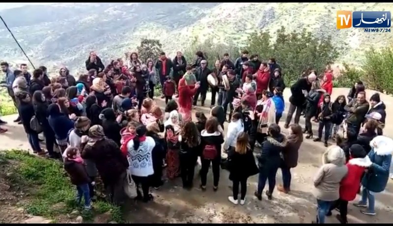 سكان عرش “تخليشت” بدائرة أقبو يحيون قدوم فصل الربيع في جو إحتفالي مميز .