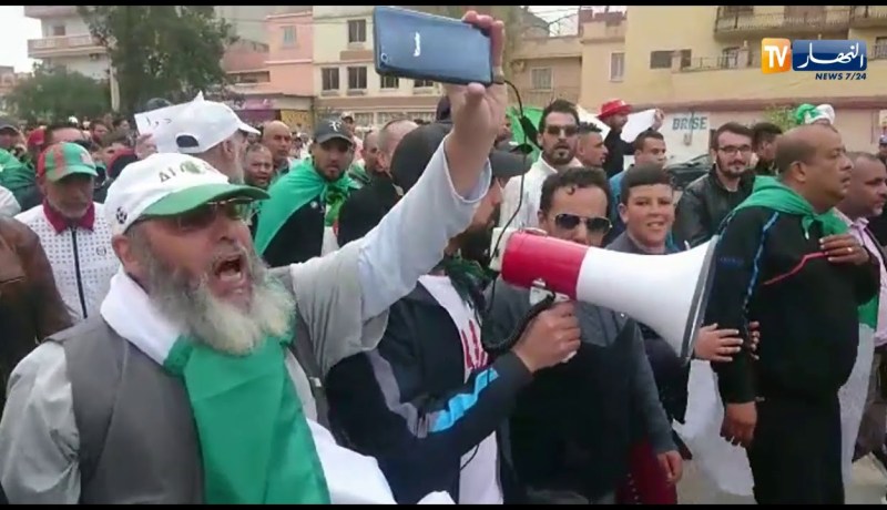 عين تموشنت/ مسيرات سلمية للجمعة الخامسة على التوالي تحت شعار “ما راناش حابسين”