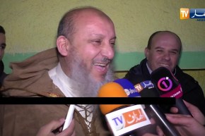 غرائب الكرة الجزائرية.. لحلو ببرنامج إنتخابي لا يموت وحناشي بوجهين !!