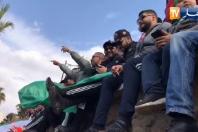 وهران: شباب وهران يخرجون في مسيرات سلمية بشعار “إرحلوا”