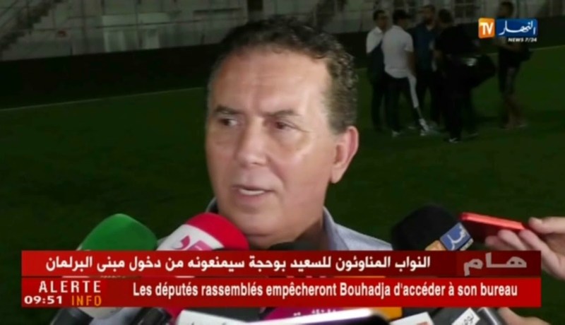 سرار: “كاين فرق كبير بين البلاطو والميدان”