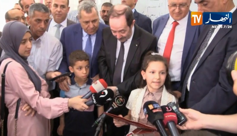 معسكر/ وزير التربية يشرف على فتح أظرفة مادة اللغة الفرنسية بشهادة التعليم الإبتدائي