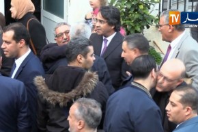 سياسة: إجتماع اللجنة المركزية للأفلان لإنتخاب أمين عام جديد