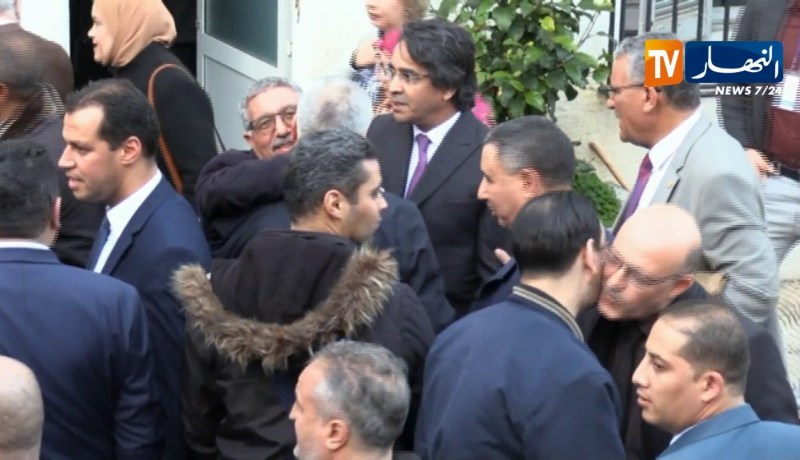 سياسة: إجتماع اللجنة المركزية للأفلان لإنتخاب أمين عام جديد