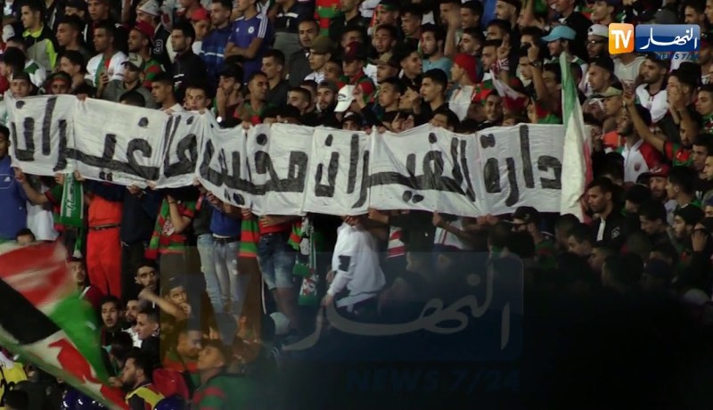 الشناوة يهاجمون إدارة العميد على طريقتهم