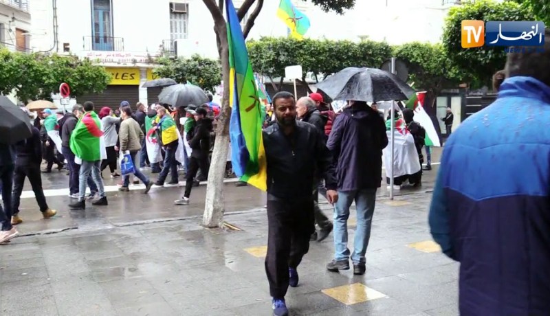 حراك: ساحة أول ماي. النفق الجامعي والبريد المركزي.. أيقونات خالدة