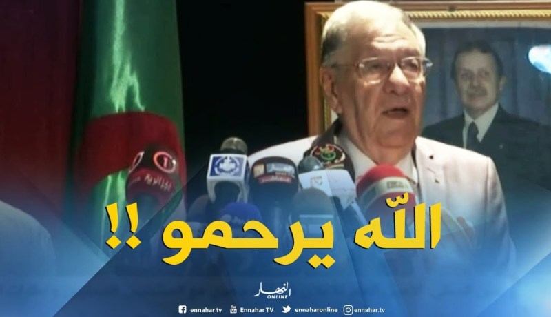 شاهد “ولد عباس” يقرأ الفاتحة على روح الشهيد ” اعمر عشايبو ” !!