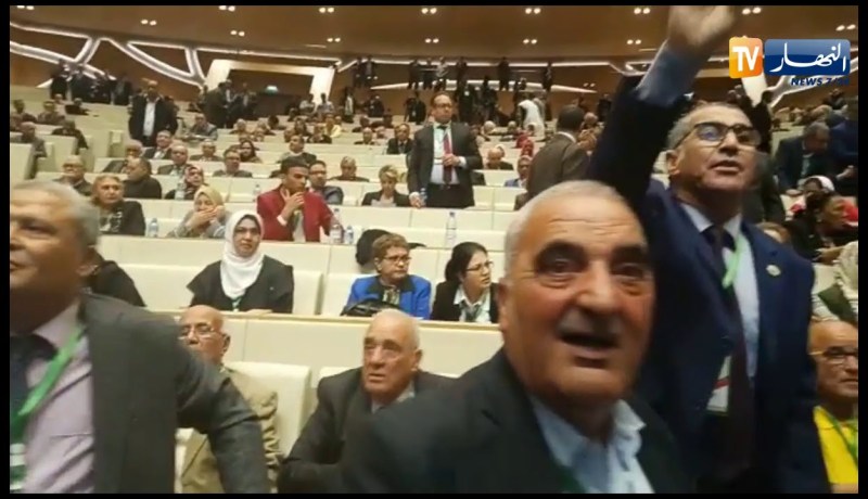 شاهد..تخلطت في اللجنة المركزية للأفلان خلال إنتخاب أمين عام جديد