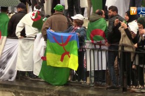 الحراك الشعبي: التنوع الثقافي للجزائريين ينصهر تحت راية واحدة “العلم الوطني”