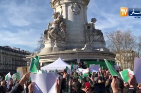 فرنسا.. احتجاجات الجزائريين في فرنسا للمطالبة بالتغيير