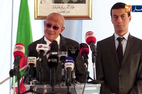 ندوة صحفية لوالي العاصمة “عبد القادر زوخ”