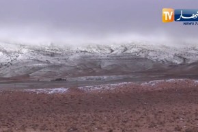 النعامة : جبل عيسى ببلدية العين الصفراء يكتسي الحلة البيضاء