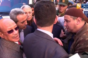 والي العاصمة يستمع لشكاوي المواطنين