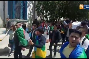 تيزي وزو/ الجامعيون في مسيرات حاشدة مطالبن برحيل العصابة