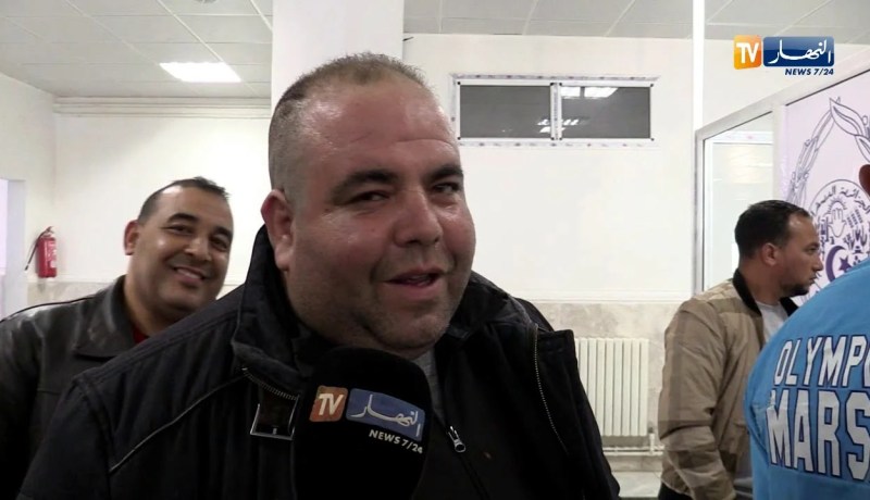 الطارف: تدفق كبير للمسافرين بمعبر أم الطبول لقضاء رأس السنة بتونس