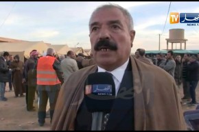 شاهد رد فعل أعيان بلدية الحوامد بعد حادثة رفض المواطنين السماح للوفد الوزاري بإلقاء نظرة عن الحفرة