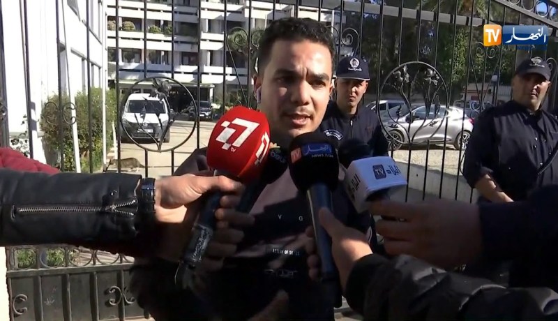 شقيق طالب عائد من الصين: “الحمد لله شقيقي بخير وتمكنا من رؤيته..إن شاء الله يخرجو لاباس”