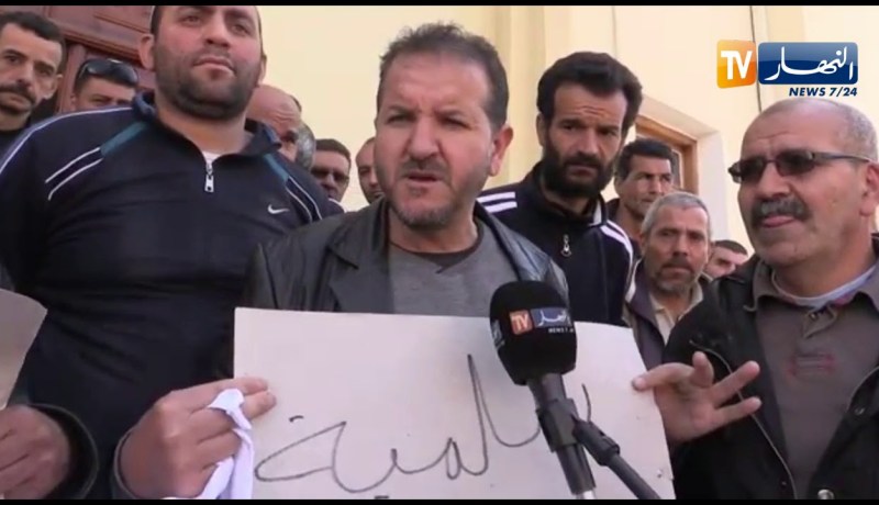 تلمسان: تجار سوق مدينة ندرومة في وقفة إحتجاجية للتتديد بالزيادات في أسعار كراء المحلات