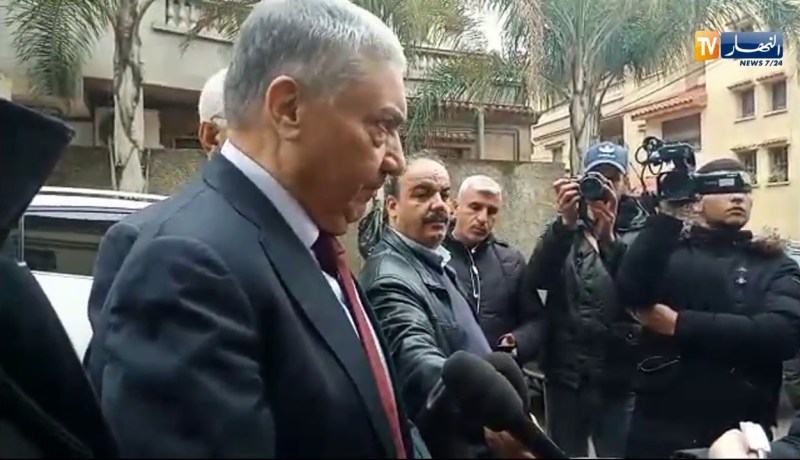 بن فليس: “النصر قريب.. والحكام السياسيين يرونه بعيد”