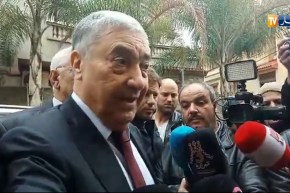 بن فليس: “مخرج الأزمة الجزائرية يكون بذهاب القوى غير الدستورية”