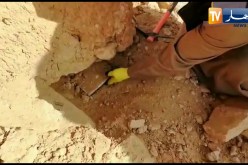 “غرداية ..”العثور على مصحف مدنس داخل قبر وطلاسم وصور مستعملة للسحر