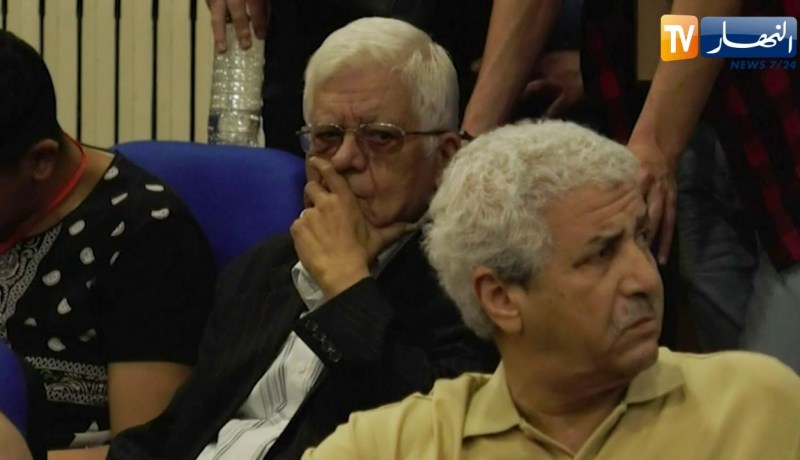 التمرد يضع واقع الكرة الجزائرية على خط النار