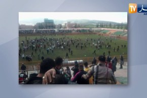 الأنصار يجتاحون أرضية الميدان في مباراة أمل مروانة وإتحاد خنشلة