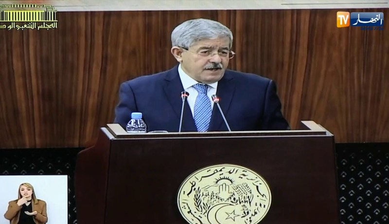 أويحيى: “الدستور يضمن حق التجمهر السلمي”