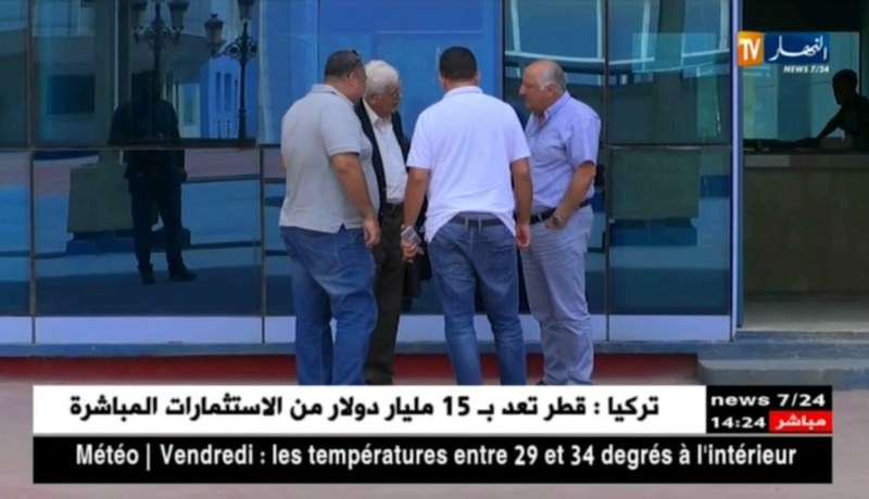 “خالوطة” الكرة تدخل المسؤولين في الدولة دائرة التناقضات